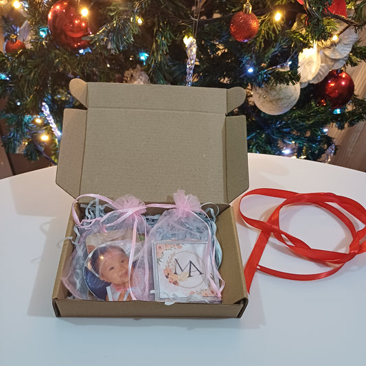 Gift Bundle Customized 5 Pieces Ref Photo Magnet  and Mirror